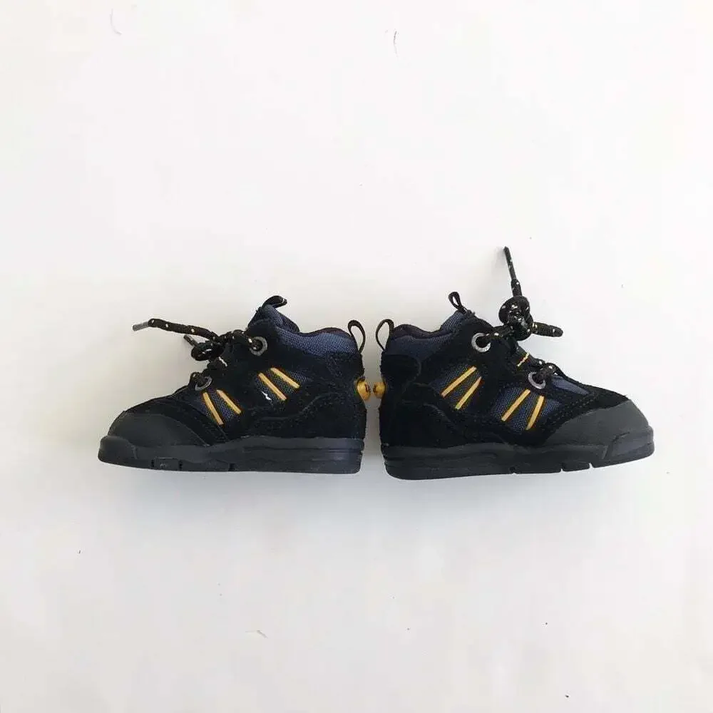 Oshkosh black leather lace up shoes EUC size 3